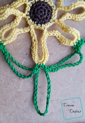 Sunflower Barefoot Sandals free crochet pattern by Divinedebris.com Sunflower Barefoot Sandals free crochet pattern by Divinedebris.com