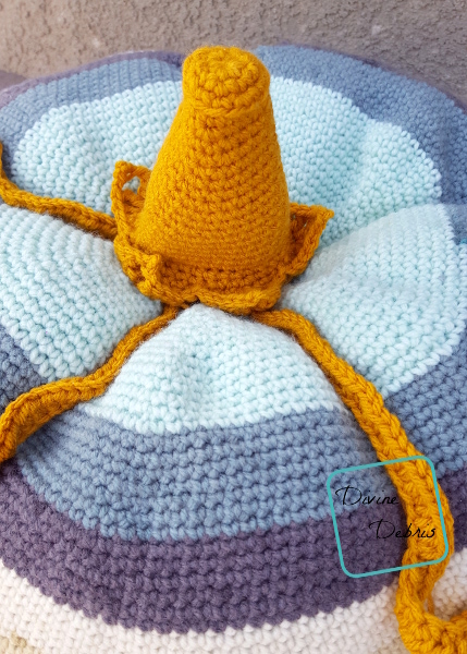 Big Ol' Pumpkin free crochet pattern by DivineDebris.com