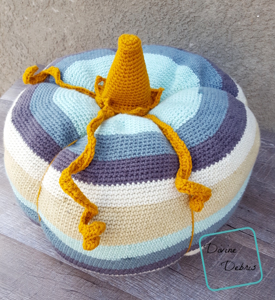 Big Ol' Pumpkin free crochet pattern by DivineDebris.com