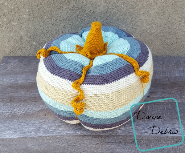 Big Ol' Pumpkin free crochet pattern by DivineDebris.com