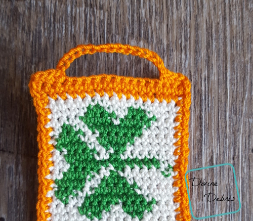 Shamrock Bracelet free crochet pattern by DivineDebris.com