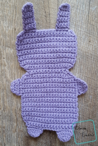 Carrot Belly Bunny Ami crochet pattern by DivineDebris.com