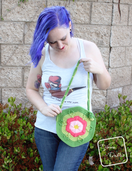 Make a fun flower inspired crochet bag with this bag from DivineDebris.com