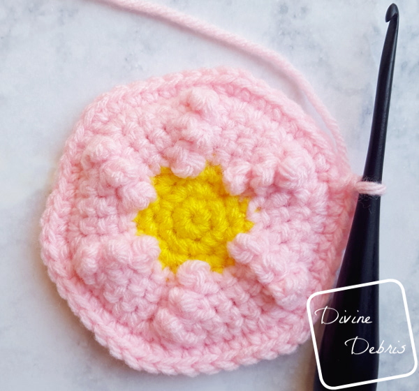 Lily Pad Purse free crochet pattern by DivineDebris.com