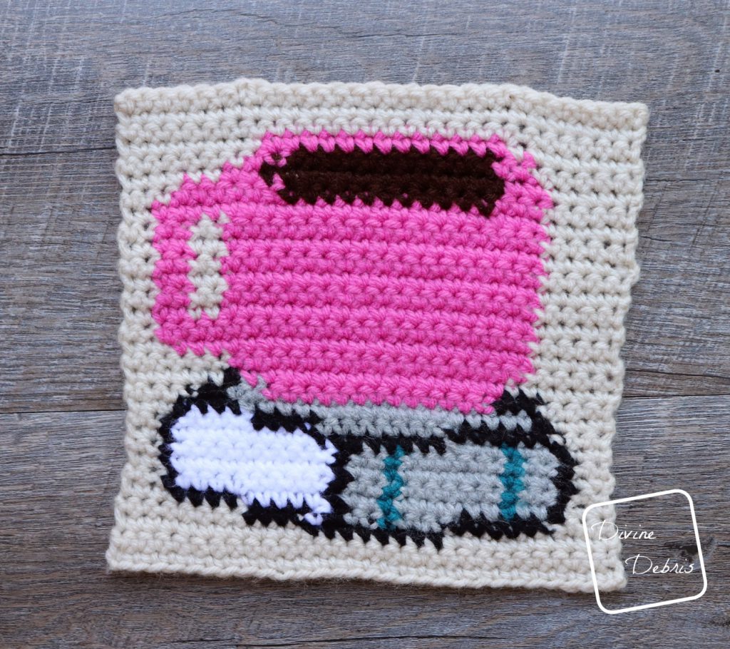 Learn to make an 8″ Tapestry Coffee Cup and Book Afghan Square from a free crochet pattern by DivineDebris.com