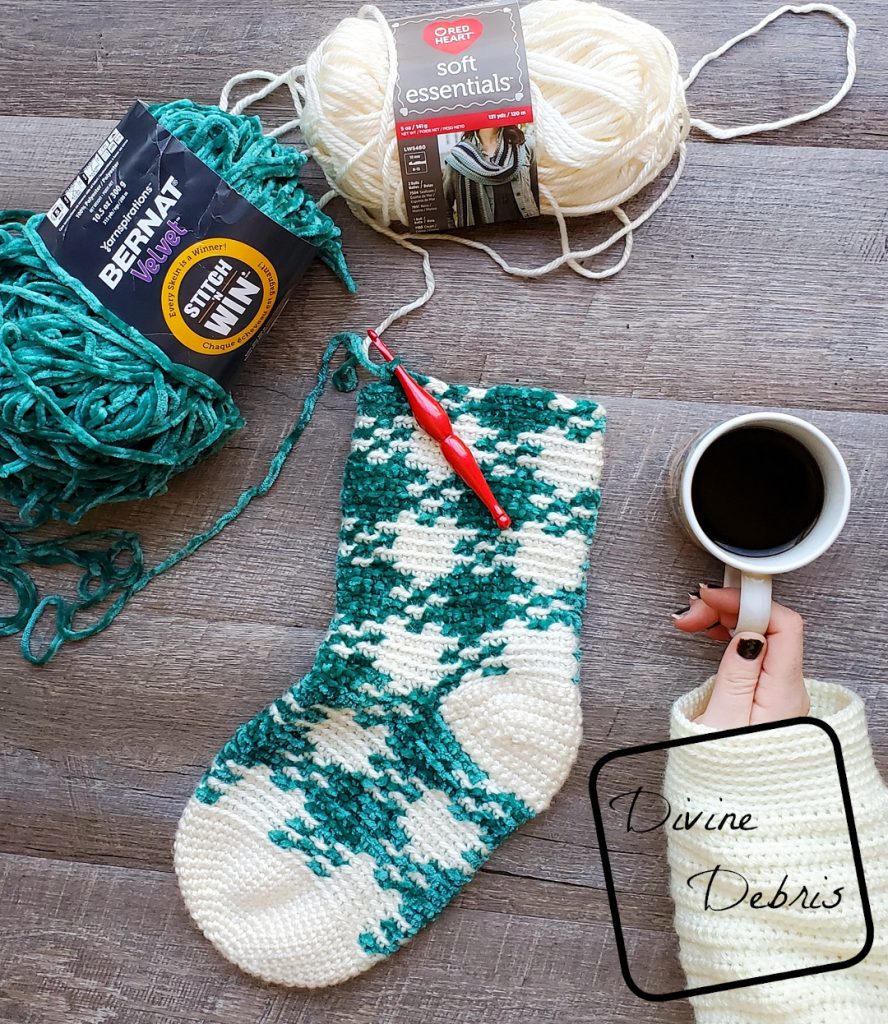 Pretty in Gingham Stocking free crochet pattern by DivineDebris.com