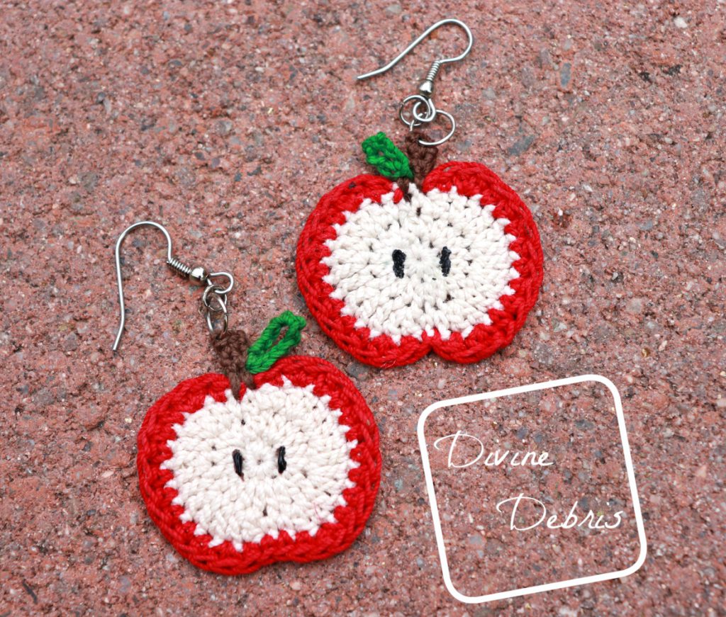 Apple Earrings free crochet pattern by DivineDebris.com