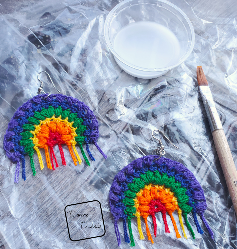 Learn to make the Puff Rainbow Earrings, an easy and fun crochet thread accessory, from a free crochet pattern on DivineDebris.com