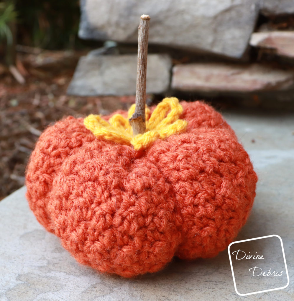 Crinkle Pumpkin Amigurumi free crochet pattern by DivineDebris.com