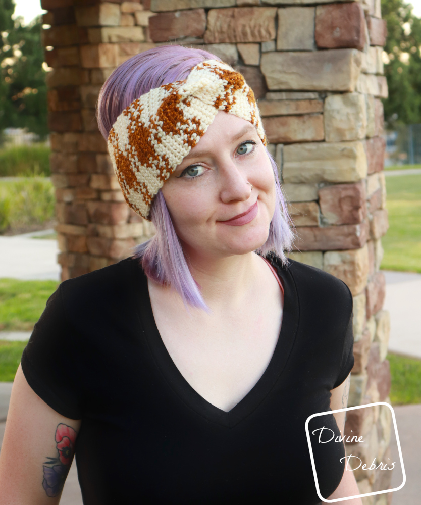 Learn to make this fun and interesting tapestry crochet design, the Pretty in Gingham Headband, from a free crochet pattern on DivineDebris.com