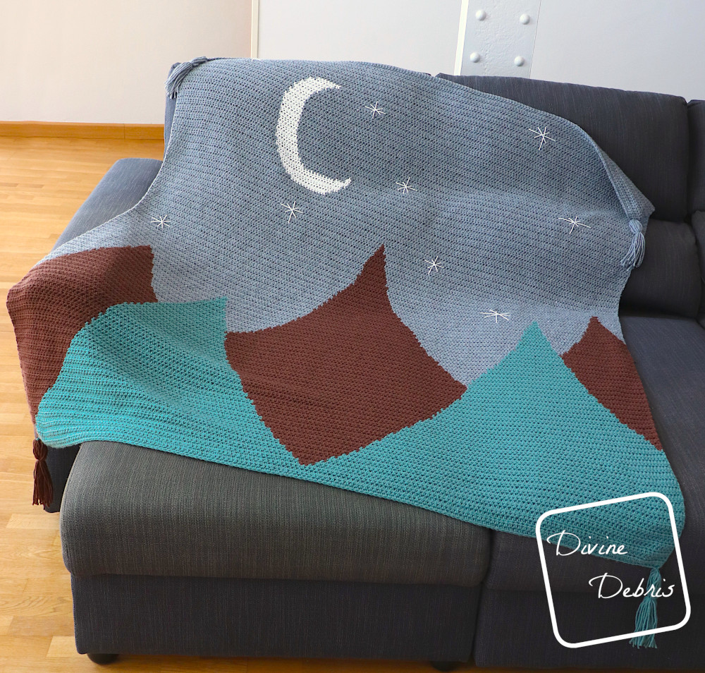 Moon Rise Mountains Blanket