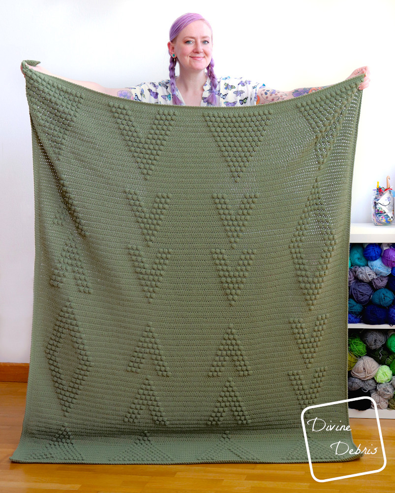 Diamonds and Arrows Bobble Blanket