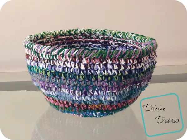 Stash Buster Yarn Bowl crochet pattern by DivineDebris.com
