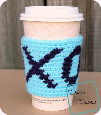 X's and O's Cup Sleeve free crochet pattern by DivineDebris.com