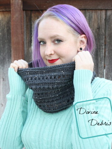 Lindsay Cowl free crochet pattern by DivineDebris.com
