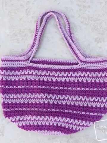 Learn to make a fun v-stitch based market tote bag for free on DivineDebris.com